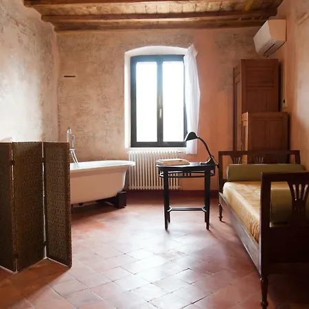 Couette-café Corte Mantovanella 4*